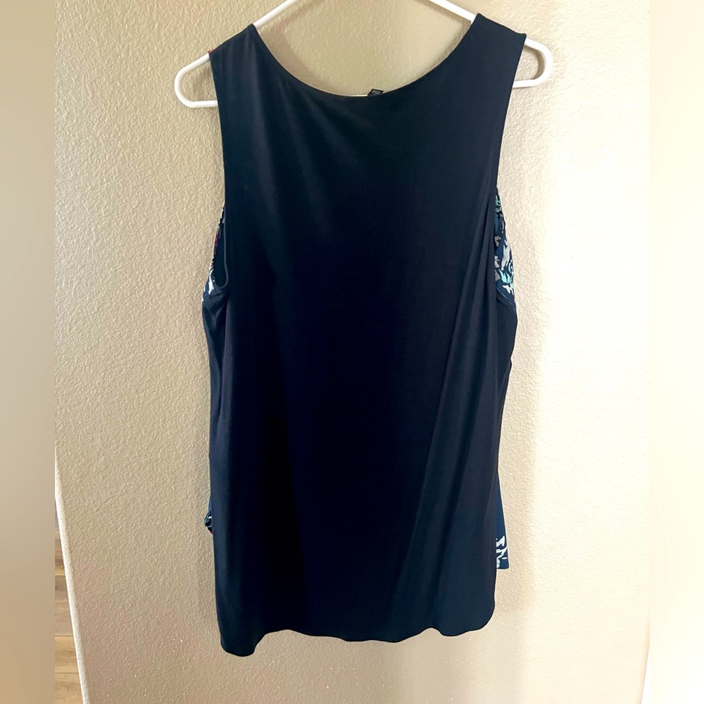 Banana Republic Sleeveless Shirt - Picture 3 of 6